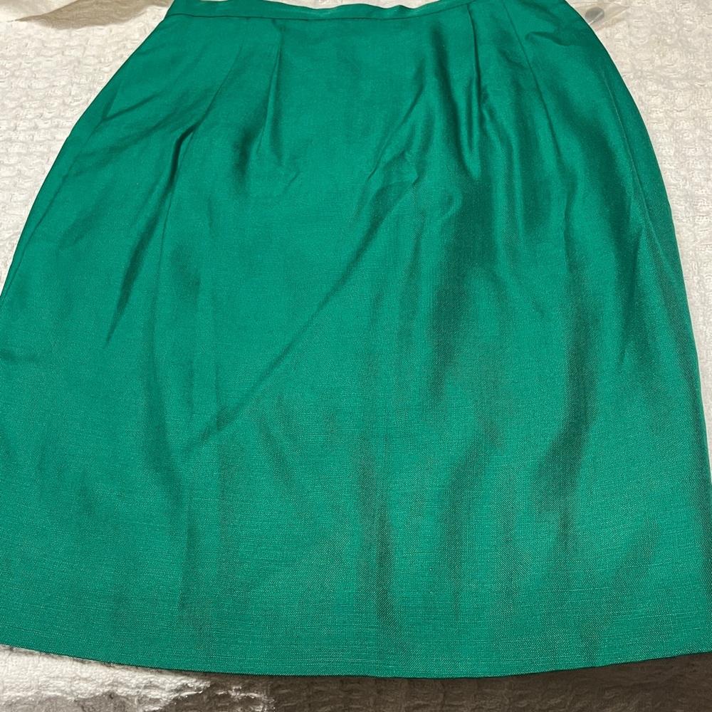 Carter club petite. 
Green pencil skirt
Never worn super cute